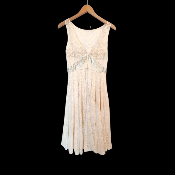 Carmen Marc Valvo Embellished Trim Beige Lace Dress S - Picture 2 of 7